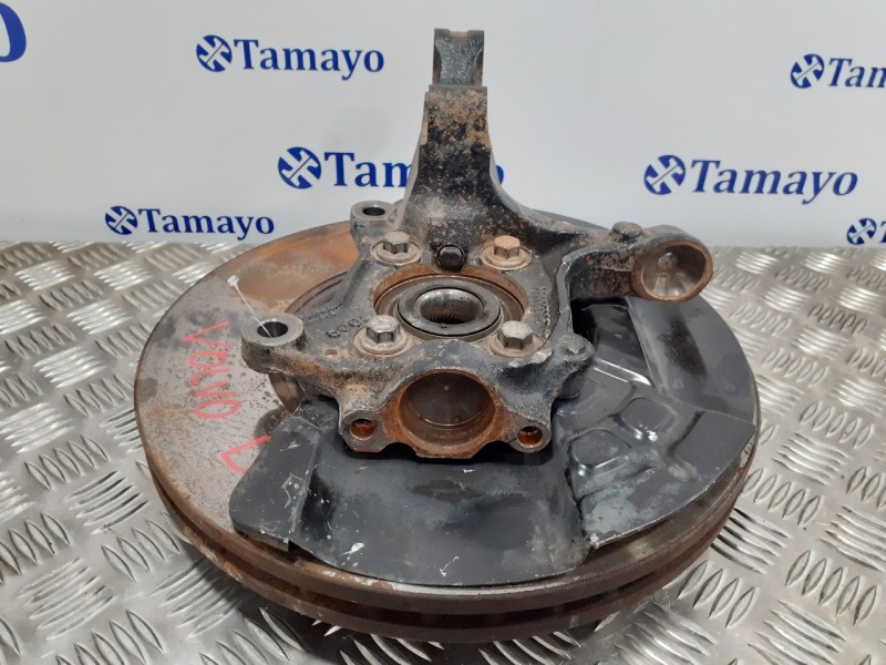 Recambio de mangueta delantera derecha para volvo xc90 2.4 diesel cat referencia OEM IAM P30681806  