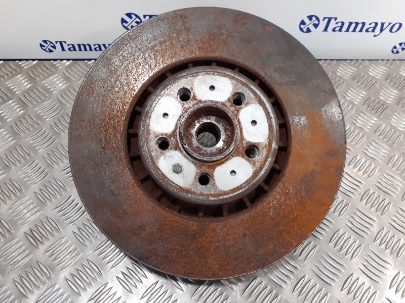 Recambio de mangueta delantera derecha para volvo xc90 2.4 diesel cat referencia OEM IAM P30681806  
