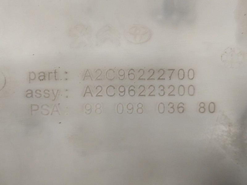 Recambio de deposito limpia para toyota proace referencia OEM IAM A2C96222700 9809803680 A2C96223200