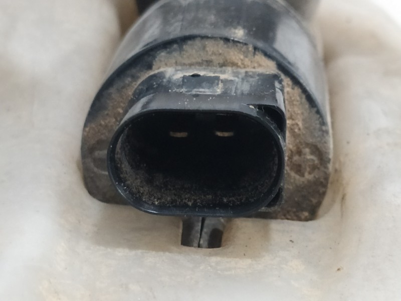 Recambio de deposito limpia para mercedes-benz clase r (w251) 3.0 cdi cat referencia OEM IAM A2518690020  