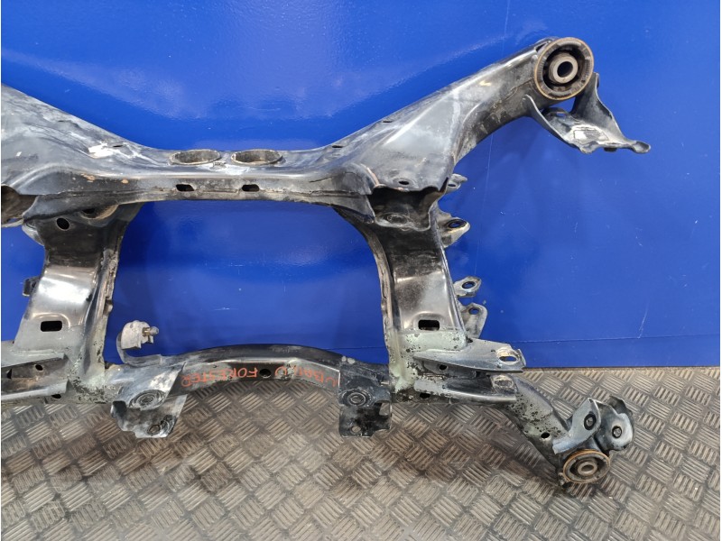 Recambio de puente delantero para subaru forester 2.0 diesel cat referencia OEM IAM   