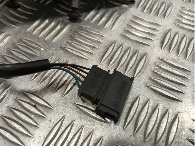 Recambio de retrovisor derecho para skoda octavia combi (1u5) 1.9 tdi referencia OEM IAM 1U1857502B  