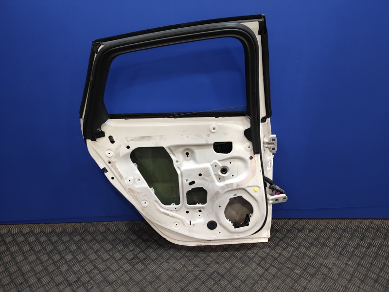 Recambio de puerta trasera izquierda para opel astra j lim. enjoy referencia OEM IAM   