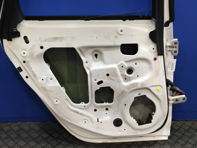 Recambio de puerta trasera izquierda para opel astra j lim. enjoy referencia OEM IAM   