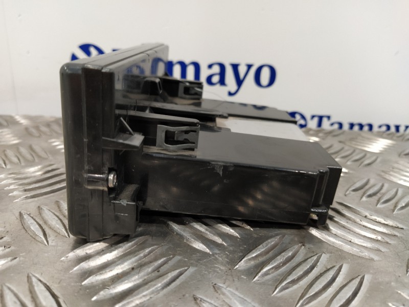 Recambio de pantalla multifuncion para volvo c30 1.6 diesel cat referencia OEM IAM 30797719 A555G 69199100