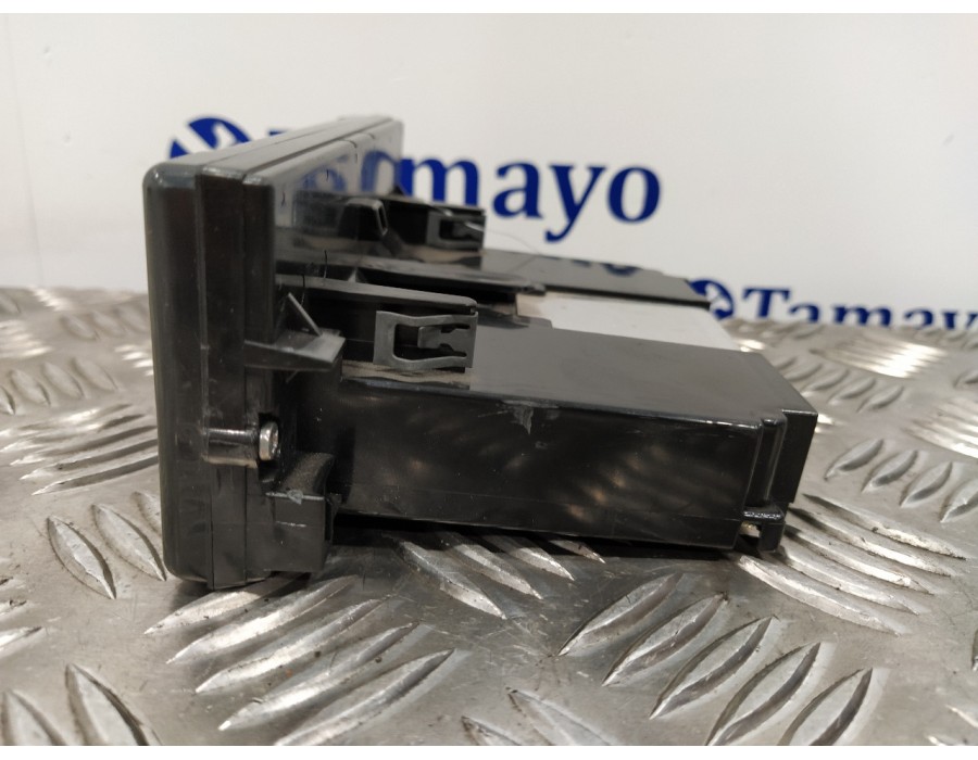 Recambio de pantalla multifuncion para volvo c30 1.6 diesel cat referencia OEM IAM 30797719 A555G 69199100