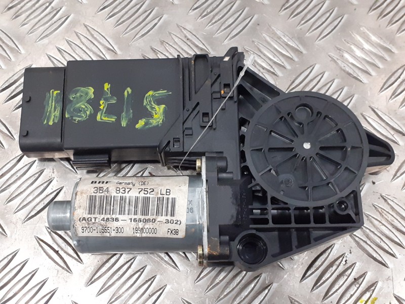 Recambio de motor elevalunas delantero derecho para volkswagen passat variant (3b6) 1.9 tdi referencia OEM IAM 3B4837752LB 97001