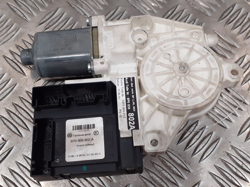 Recambio de motor elevalunas delantero derecho para audi a3 sportback (8p) 2.0 tdi referencia OEM IAM 8P0959802A  E840311202