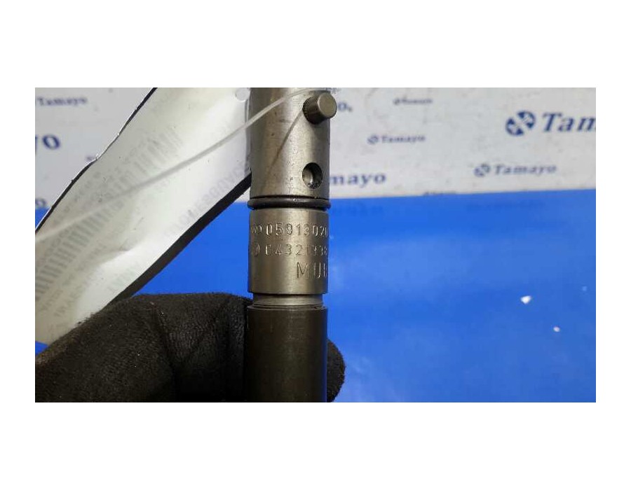 Recambio de inyector para audi a4 avant (8e) 2.5 v6 24v tdi referencia OEM IAM 059130201D  0432133805