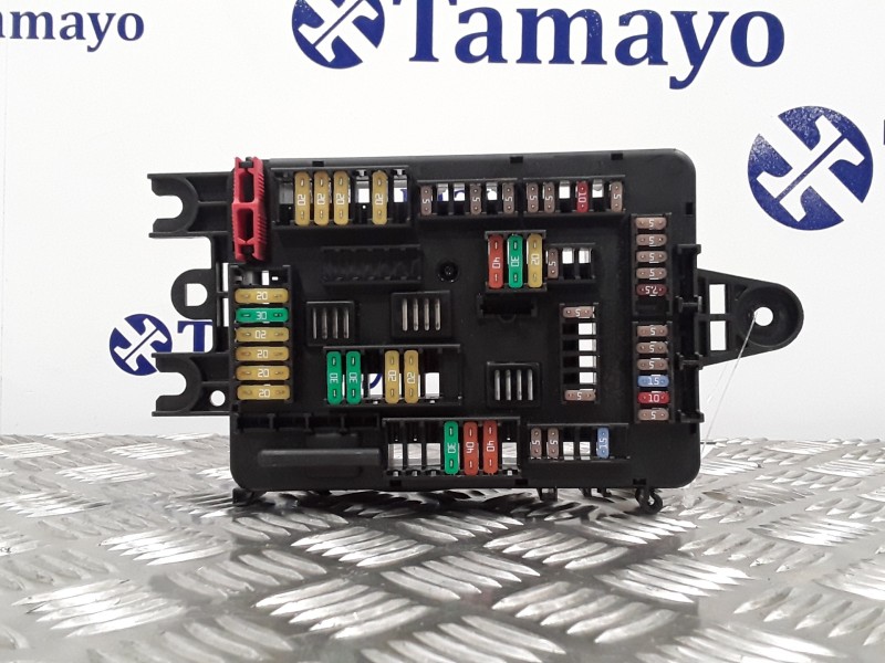 Recambio de caja reles / fusibles para bmw serie 3 lim. (f30) referencia OEM IAM 938907001  19561000001