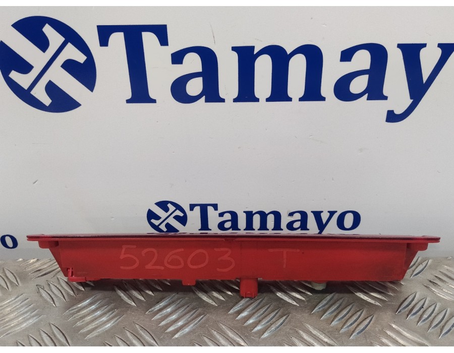 Recambio de luz central de freno para ford fiesta (cb1) 1.25 16v cat referencia OEM IAM 8A6113A613AB  