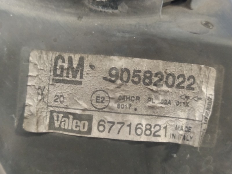 Recambio de faro derecho para opel zafira a 2.0 dti referencia OEM IAM 90582022  67716821