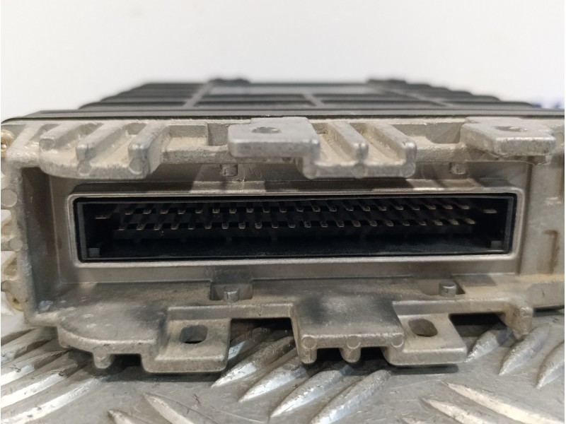 Recambio de centralita motor uce para volkswagen golf iii berlina (1h1) 2.0 referencia OEM IAM 5WP4064  037906024B