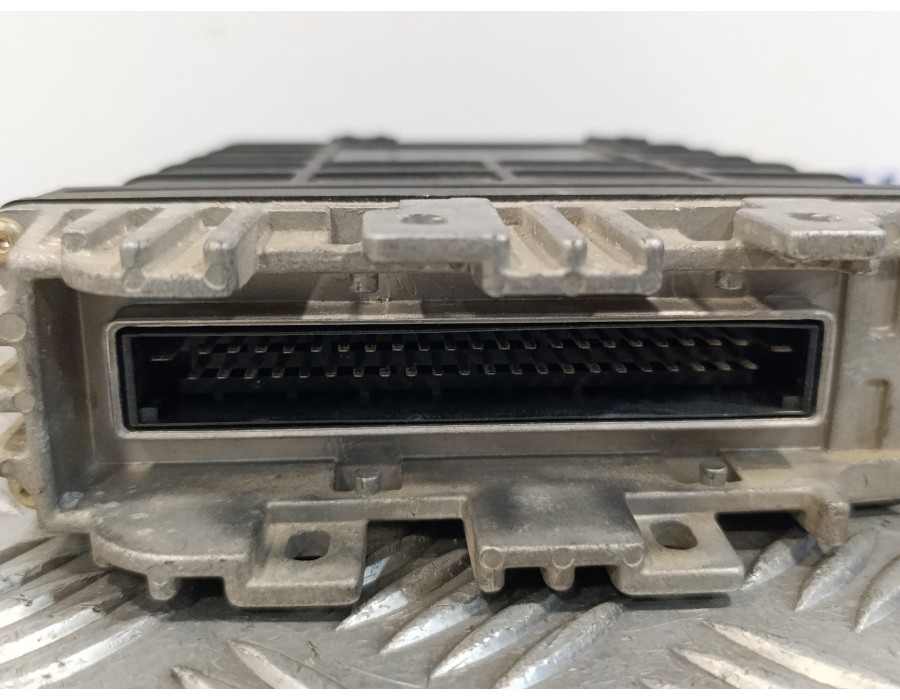 Recambio de centralita motor uce para volkswagen golf iii berlina (1h1) 2.0 referencia OEM IAM 5WP4064  037906024B