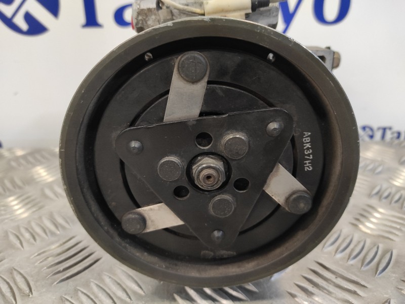 Recambio de compresor aire acondicionado para renault clio ii fase ii (b/cb0) 1.5 dci diesel referencia OEM IAM 8200315744  SD6V