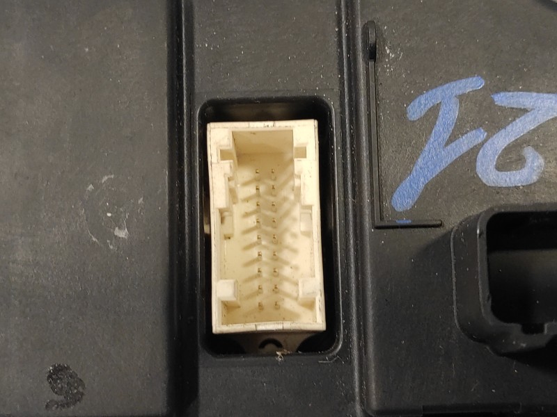 Recambio de mando climatizador para renault clio iii 2.0 16v cat referencia OEM IAM 8200296683  