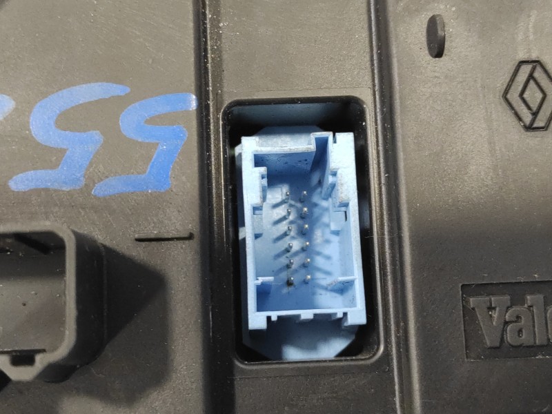 Recambio de mando climatizador para renault clio iii 2.0 16v cat referencia OEM IAM 8200296683  