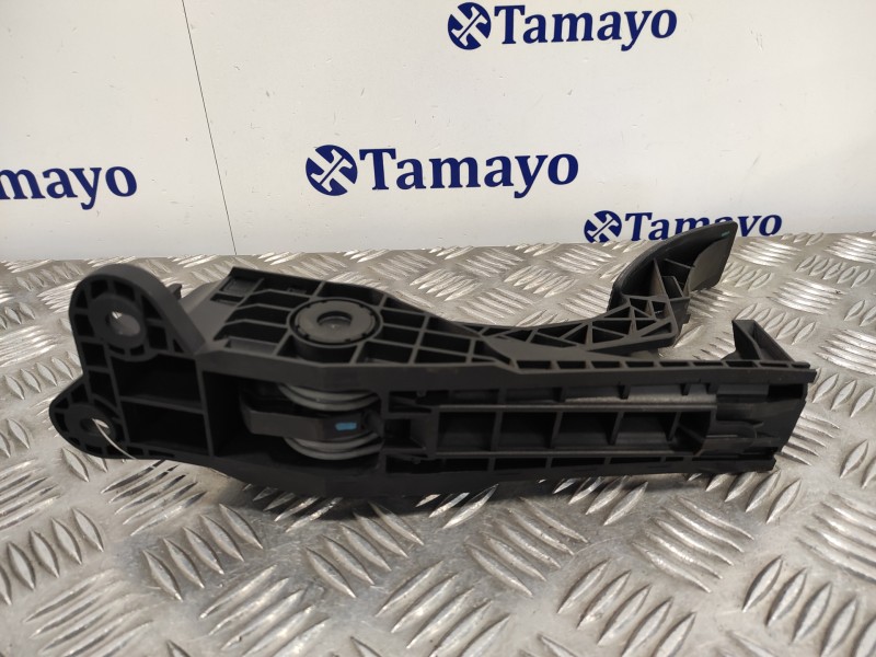 Recambio de potenciometro pedal para mercedes-benz clase r (w251) 3.0 cdi cat referencia OEM IAM A1643000104  