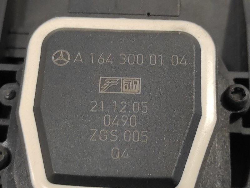 Recambio de potenciometro pedal para mercedes-benz clase r (w251) 3.0 cdi cat referencia OEM IAM A1643000104  
