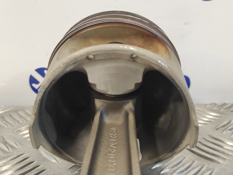 Recambio de biela para porsche 928 4.5 v8 referencia OEM IAM 9441031100R  