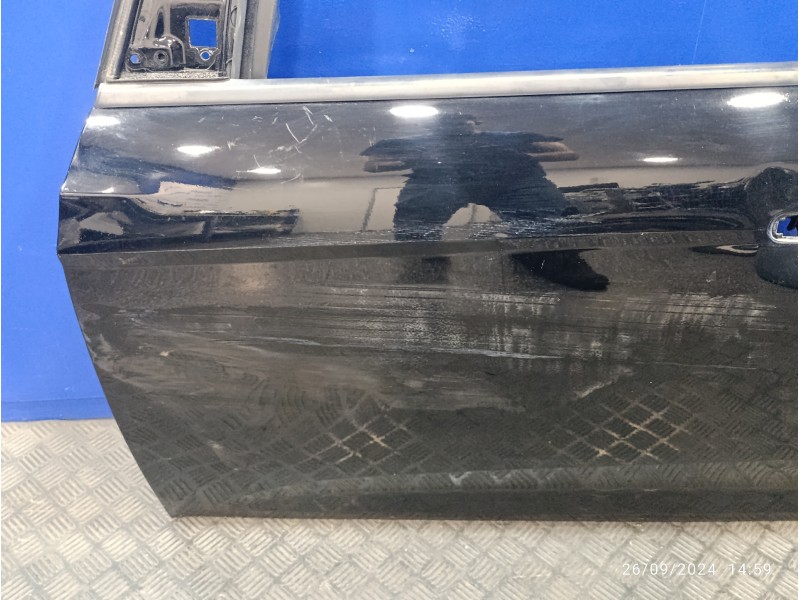 Recambio de puerta delantera izquierda para ford focus lim. black&red referencia OEM IAM   