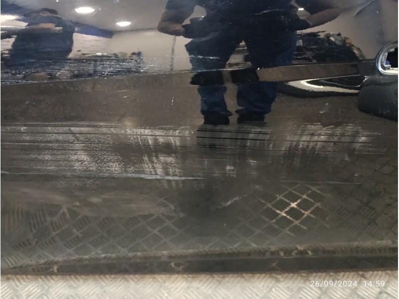 Recambio de puerta delantera izquierda para ford focus lim. black&red referencia OEM IAM   