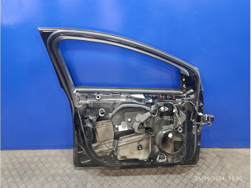 Recambio de puerta delantera izquierda para ford focus lim. black&red referencia OEM IAM   