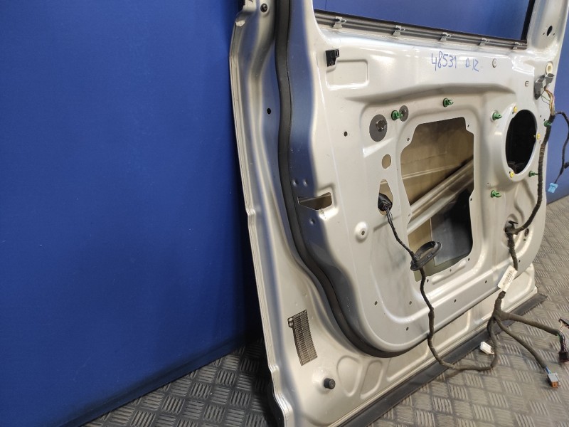 Recambio de puerta delantera izquierda para land rover freelander (lr2) 2.2 td4 cat referencia OEM IAM   