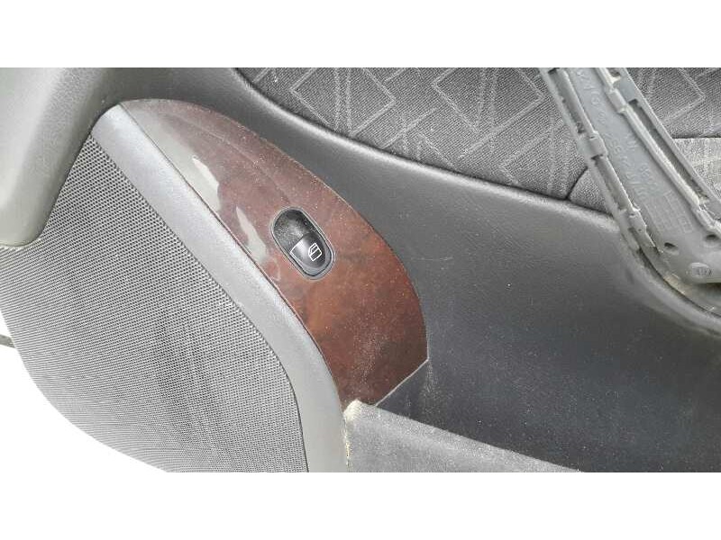 Recambio de puerta delantera derecha para mercedes-benz clase c (w203) berlina 2.2 cdi cat referencia OEM IAM   