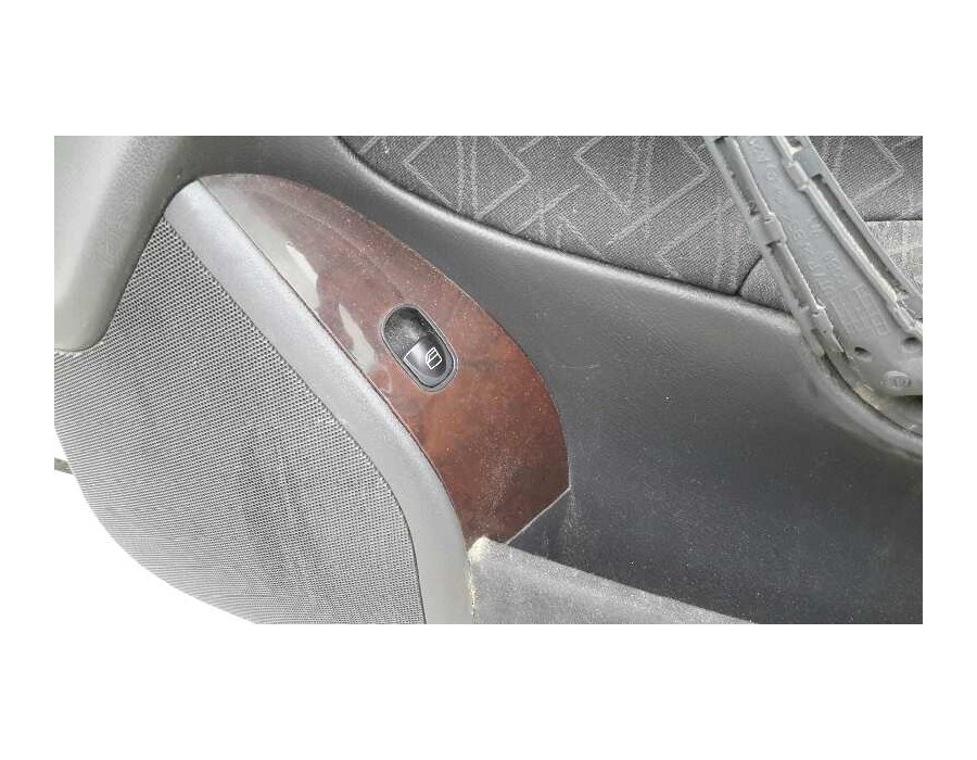 Recambio de puerta delantera derecha para mercedes-benz clase c (w203) berlina 2.2 cdi cat referencia OEM IAM   