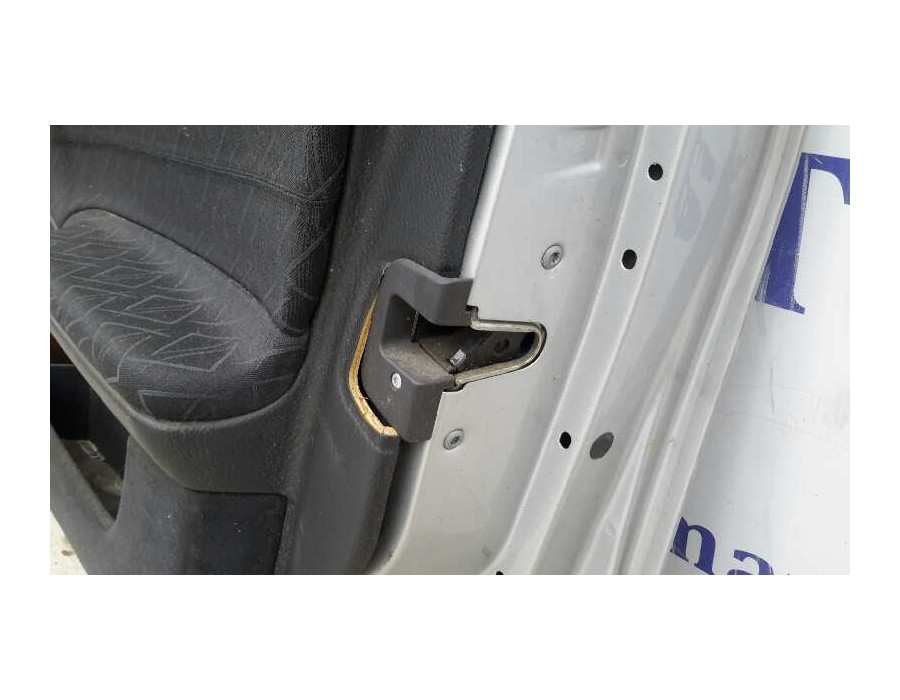 Recambio de puerta delantera derecha para mercedes-benz clase c (w203) berlina 2.2 cdi cat referencia OEM IAM   
