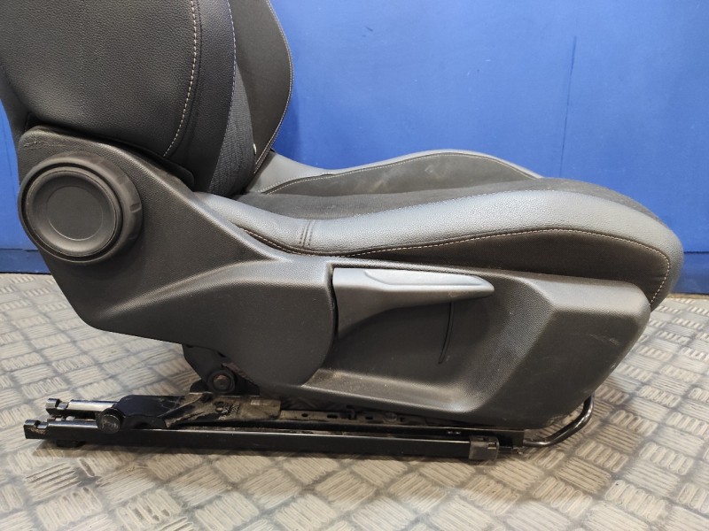 Recambio de juego asientos completo para opel corsa f corsa f referencia OEM IAM   