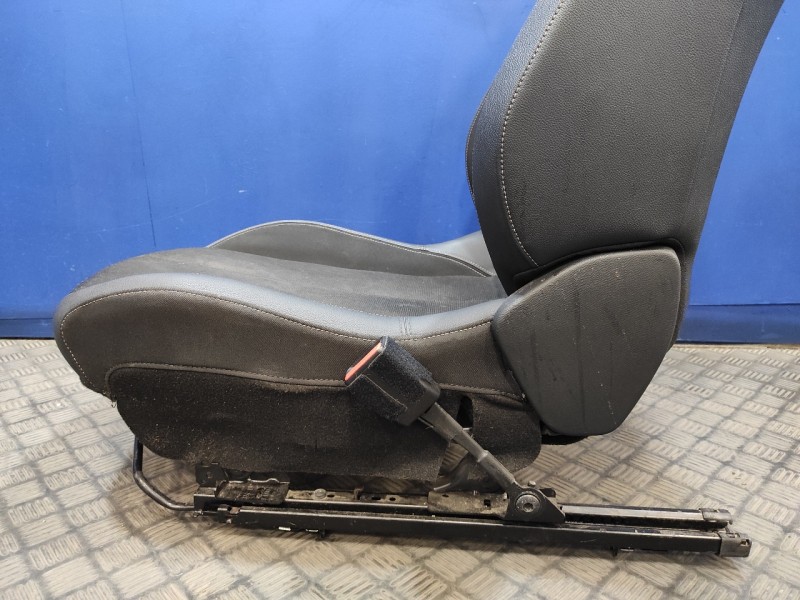 Recambio de juego asientos completo para opel corsa f corsa f referencia OEM IAM   