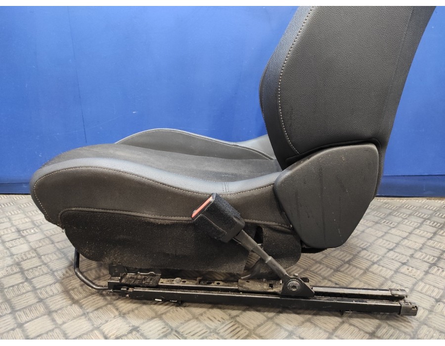 Recambio de juego asientos completo para opel corsa f corsa f referencia OEM IAM   