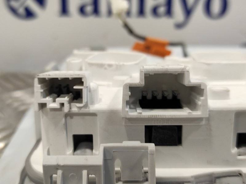 Recambio de luz interior para peugeot 2008 (--.2013) 1.2 12v e-thp referencia OEM IAM 9673810977  