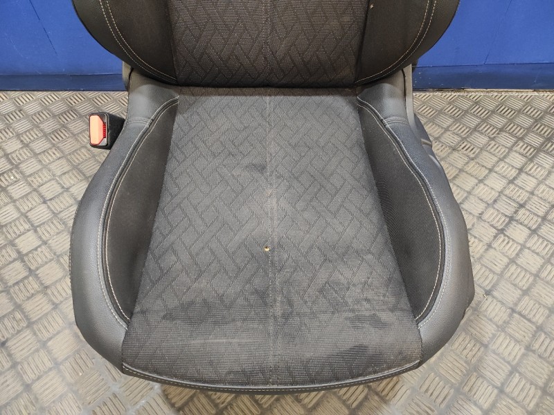 Recambio de juego asientos completo para opel corsa f corsa f referencia OEM IAM   