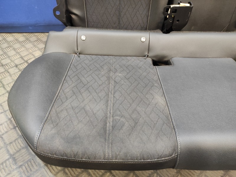 Recambio de juego asientos completo para opel corsa f corsa f referencia OEM IAM   