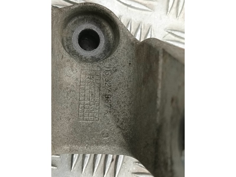 Recambio de soporte motor para renault scenic iii 1.6 dci diesel fap referencia OEM IAM 113327867R  