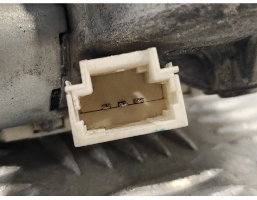 Recambio de motor limpia trasero para renault clio iii 2.0 16v cat referencia OEM IAM 8200311486  53026312