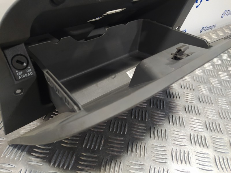 Recambio de guantera para seat ibiza (6j5) 1.6 16v referencia OEM IAM 6J1857103 6J0880204A 6J1857095