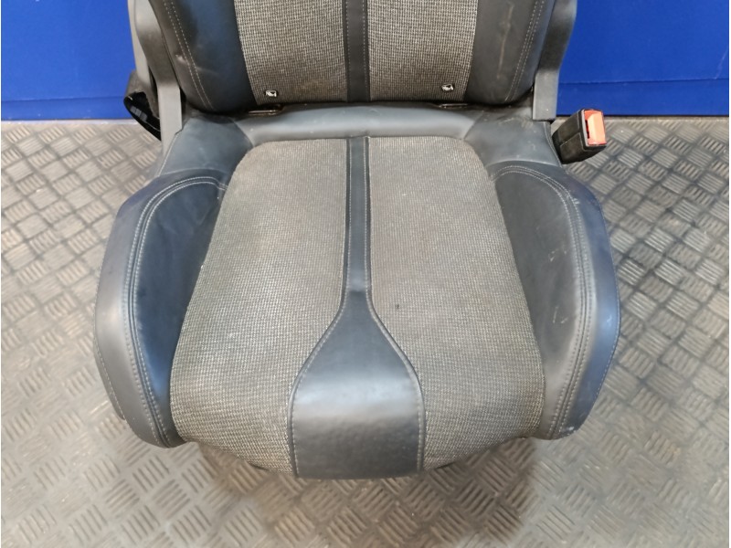 Recambio de asiento delantero derecho para peugeot 3008 1.2 12v e-thp referencia OEM IAM 1687759X  