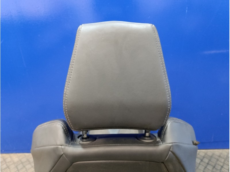 Recambio de asiento delantero derecho para peugeot 3008 1.2 12v e-thp referencia OEM IAM 1687759X  