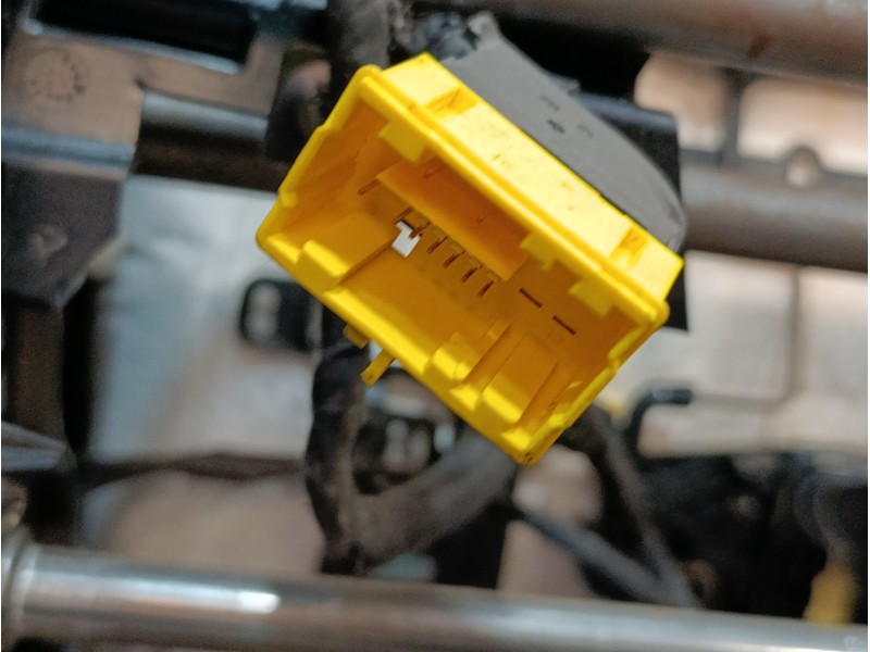 Recambio de asiento delantero derecho para peugeot 3008 1.2 12v e-thp referencia OEM IAM 1687759X  