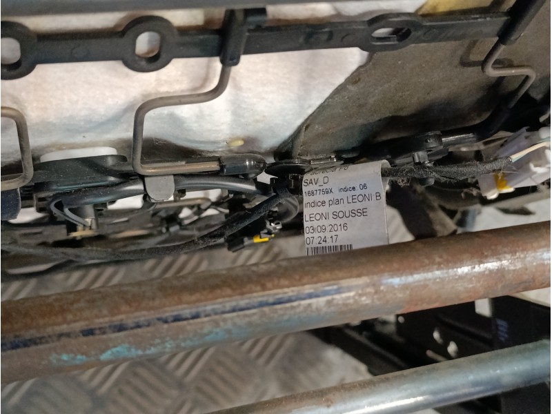 Recambio de asiento delantero derecho para peugeot 3008 1.2 12v e-thp referencia OEM IAM 1687759X  