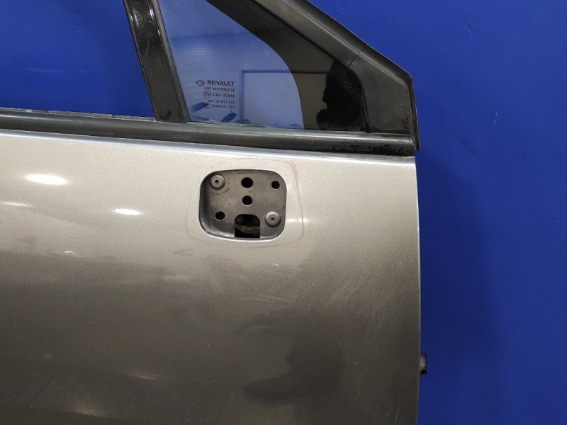 Recambio de puerta delantera derecha para renault scenic iii 1.5 dci diesel fap referencia OEM IAM   