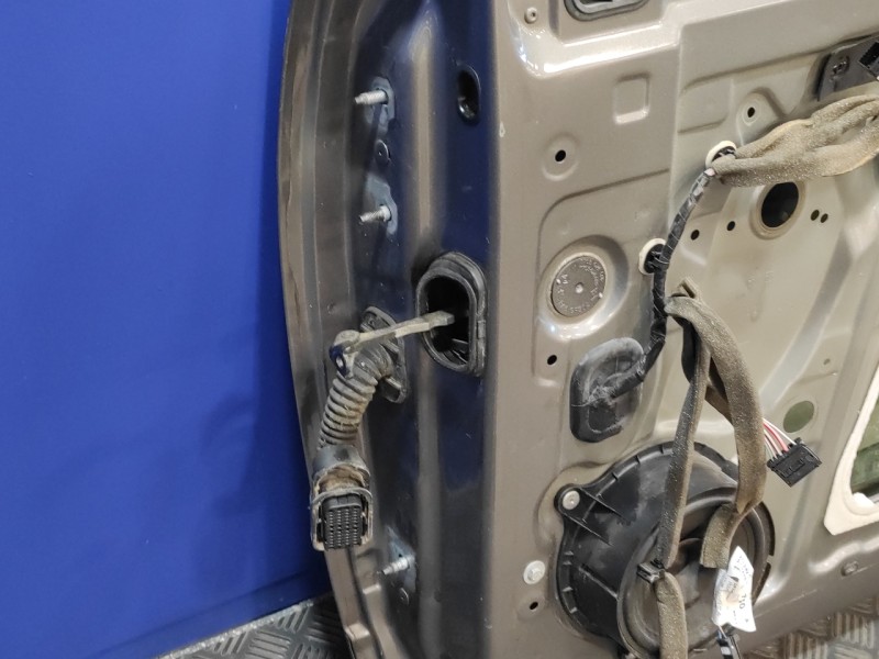 Recambio de puerta delantera derecha para renault scenic iii 1.5 dci diesel fap referencia OEM IAM   