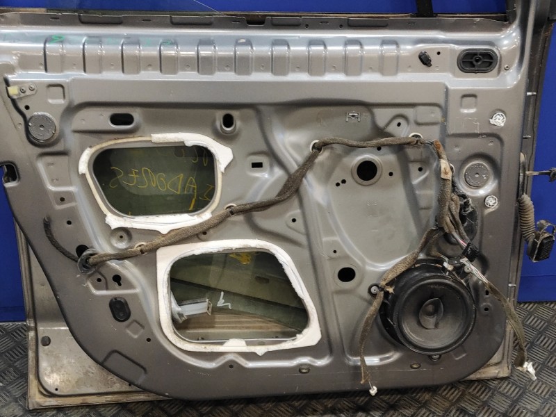 Recambio de puerta delantera izquierda para renault scenic iii 1.5 dci diesel fap referencia OEM IAM   