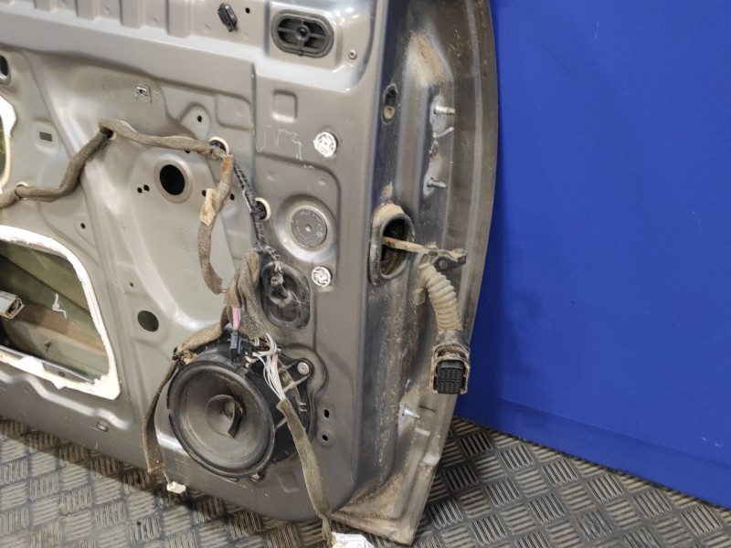 Recambio de puerta delantera izquierda para renault scenic iii 1.5 dci diesel fap referencia OEM IAM   