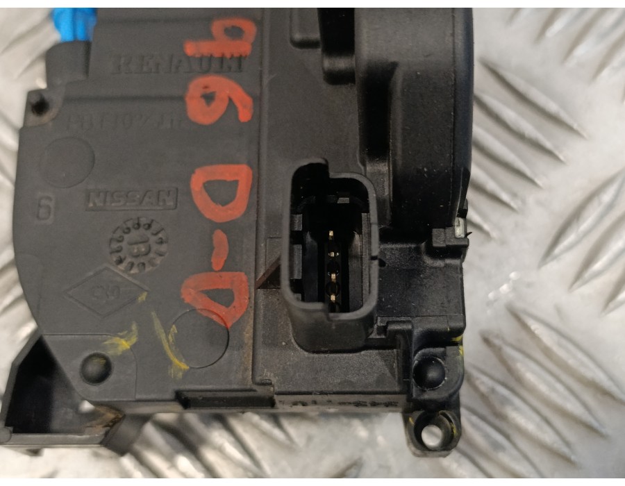 Recambio de cerradura puerta delantera derecha para renault megane iii berlina 5 p 1.2 16v referencia OEM IAM   