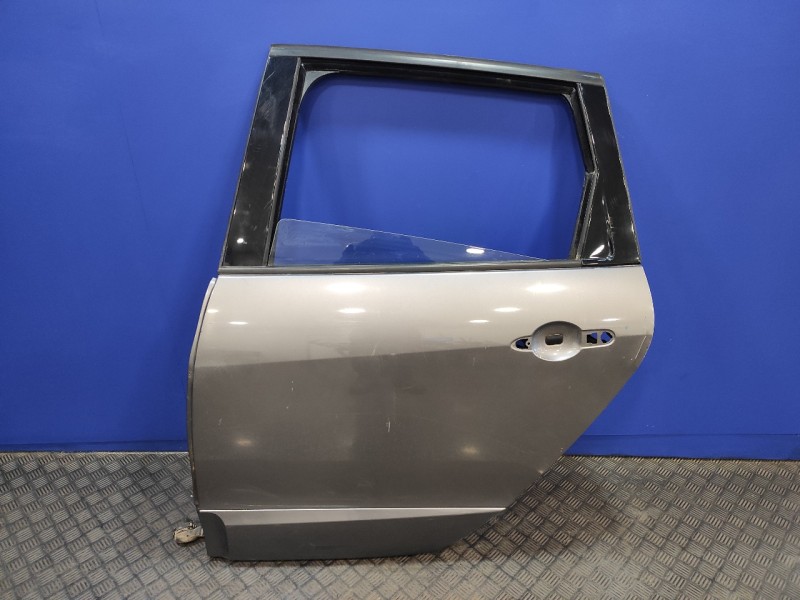 Recambio de puerta trasera izquierda para renault scenic iii 1.5 dci diesel fap referencia OEM IAM   